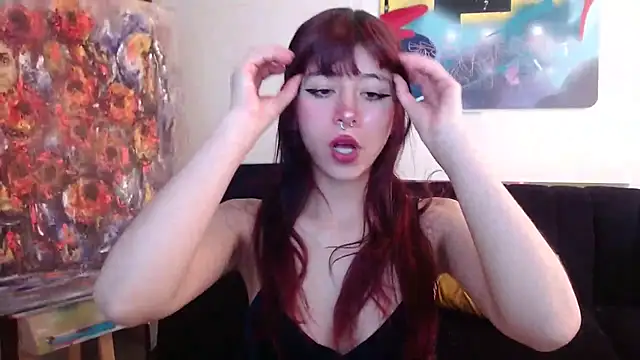 Snapshot of SuzzyyM chatting on October 3, 7:52 pm SuzzyyM online show from October 3, 7:52 pm