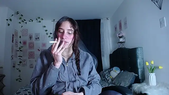 IsaBaileys  online show from June 10, 4:11 am