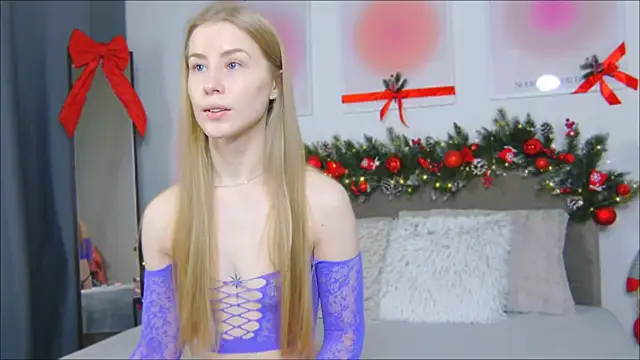 VioletiSwone online show from December 19, 5:43 am