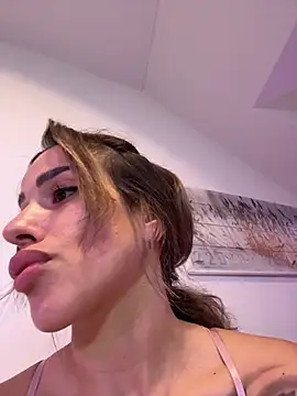 Alisa-Marie online show from February 22, 1:45 pm