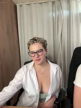 MrMrsRight online show from September 18, 8:02 am