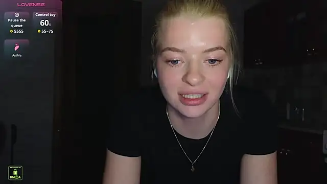 RinaBlondie online show from December 17, 6:56 pm