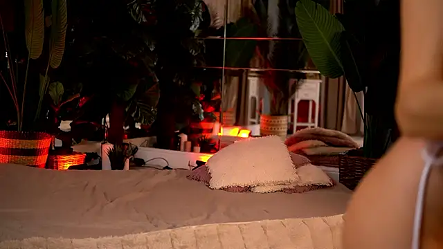 KellyMathews online show from March 11, 3:00 am