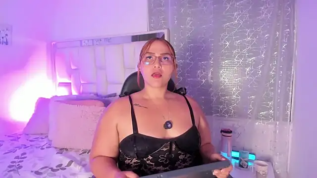 LeahxBarker online show from April 15, 2:45 am