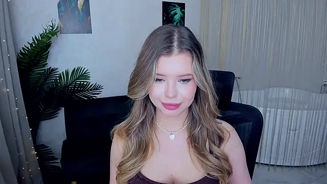 FollowLovee online show from September 21, 7:45 pm