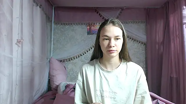 leila bambi  online show from November 27, 6:22 pm