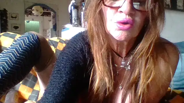 gildamilf online show from February 19, 1:32 pm