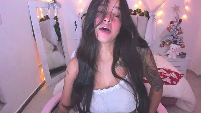 keiilaa online show from November 18, 9:16 pm