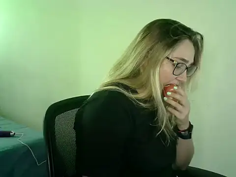 katy pp online show from October 7, 6:23 pm