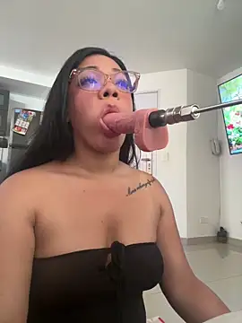 ashley Tompson1 online show from December 14, 1:06 pm