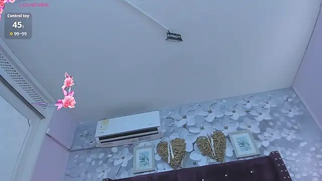 Danee 19  online show from February 28, 1:43 pm