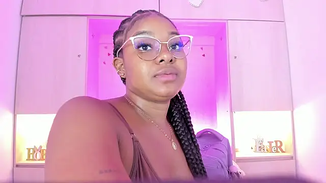 tamaraa smiith online show from September 19, 8:19 pm