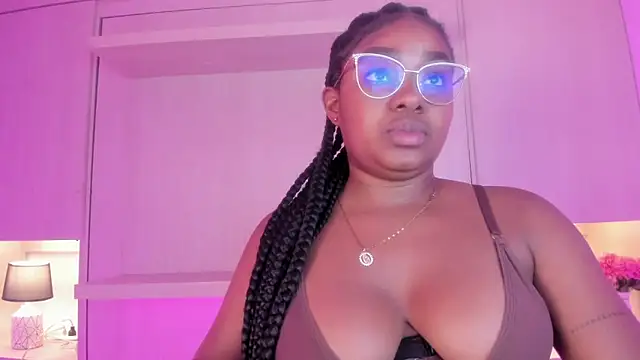 tamaraa smiith online show from October 17, 8:01 pm