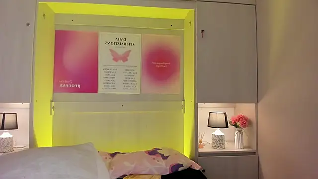 tamaraa smiith online show from February 9, 7:49 pm