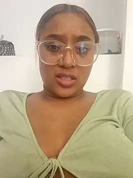 Adelehottman online show from February 18, 8:19 pm