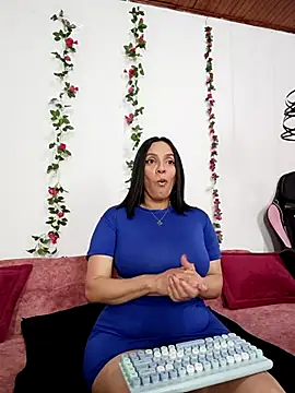 ariana lavoie- online show from December 1, 8:00 pm