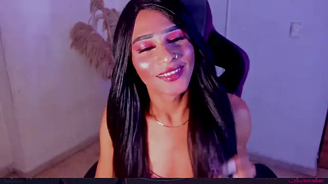 carolinemiller7 online show from December 20, 4:49 am