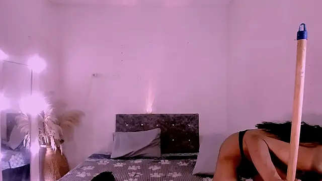 carolinemiller7 online show from April 12, 7:55 am