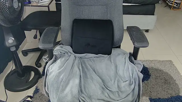 Lucy Fer5 online show from April 18, 7:58 pm