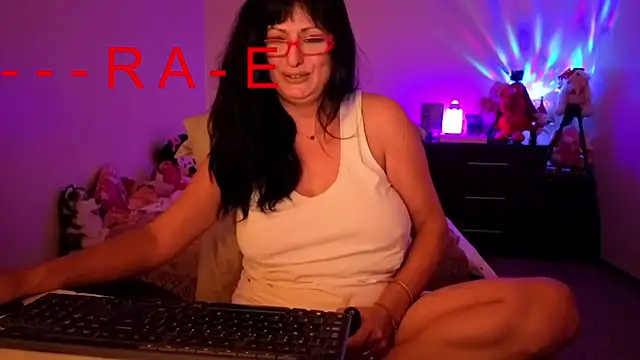 YourDreamLoverr online show from January 9, 12:37 am