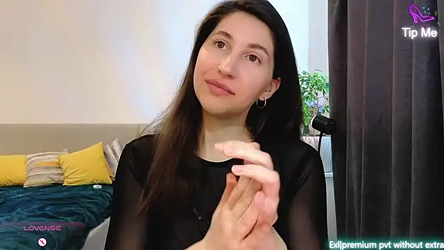 marrycolins online show from April 1, 3:07 am