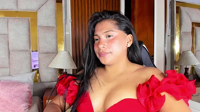 LinnaGardenia online show from April 15, 7:58 pm