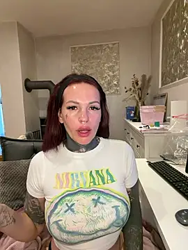 AileenInkOfficial online show from April 2, 7:39 am