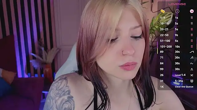 arielabradberry online show from September 12, 4:03 pm