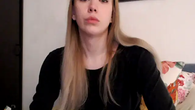 Scarlettford online show from December 4, 6:30 pm