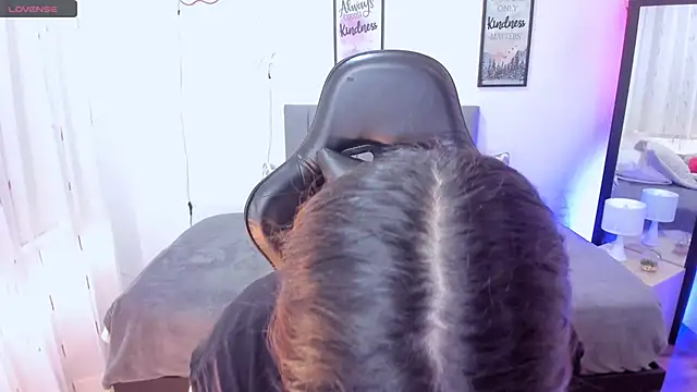 Amy joones online show from October 8, 1:04 pm