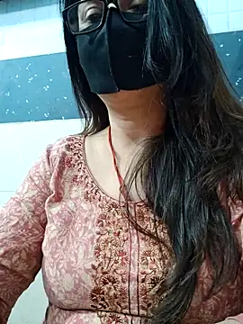 Aishwaryaa 69 online show from March 4, 5:30 pm