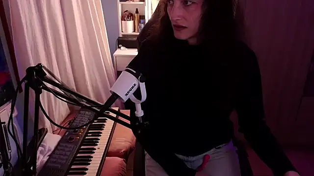 MemiKouki online show from February 3, 6:01 pm