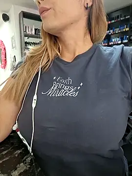 FREYJA- online show from April 7, 9:06 pm