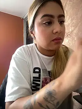 Miabonnett  online show from January 17, 1:51 pm