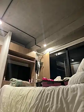 emma oxford online show from March 6, 1:44 am