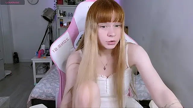 Snapshot of Milia_Parker chatting on September 30, 10:58 pm Milia Parker online show from September 30, 10:58 pm