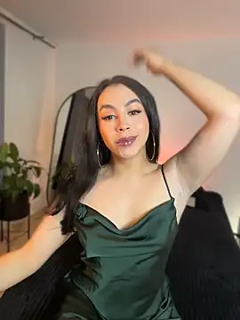 Vonmodel1 online show from June 19, 11:30 pm