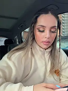 Alirawrz online show from October 24, 1:40 pm