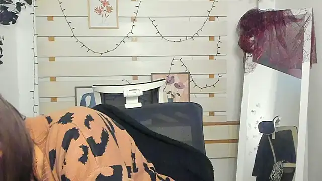 Josephine Kiss online show from November 7, 3:17 pm