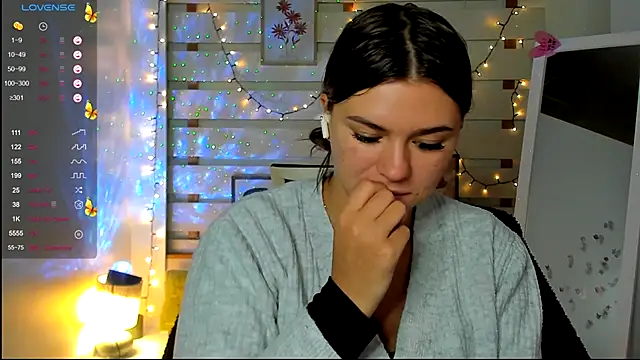 Josephine Kiss online show from October 21, 1:04 pm