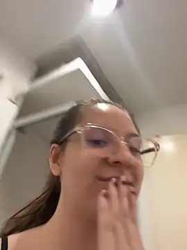 livgomez online show from October 2, 11:10 pm