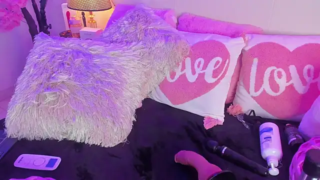 SenniaBella online show from November 5, 2:44 pm