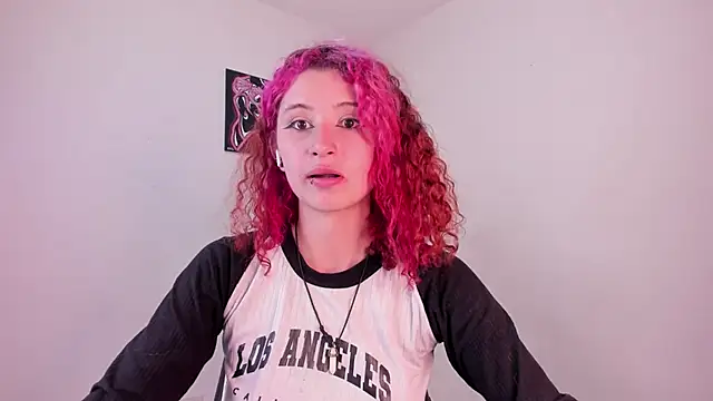 Snapshot of valentina_27 chatting on October 23, 11:11 pm valentina 27 online show from October 23, 11:11 pm