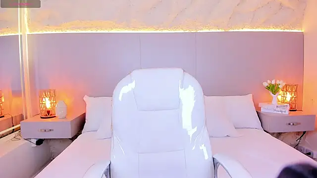 JessyEvans online show from April 11, 7:28 pm