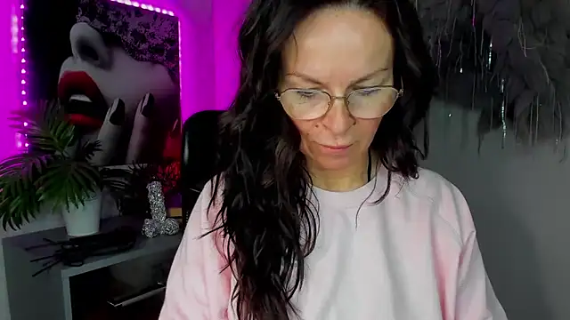 HelenLuxx online show from March 29, 6:23 am