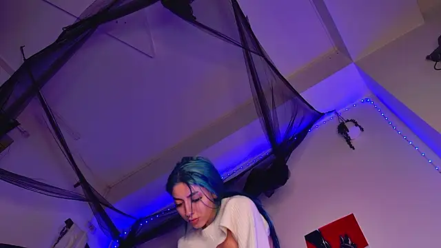 AriaVoss online show from March 12, 9:17 pm