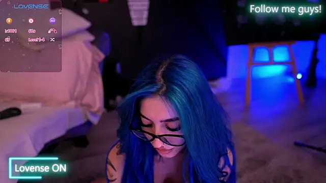 AriaVoss online show from October 28, 11:31 pm