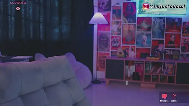 sensualkattt online show from April 19, 8:33 pm