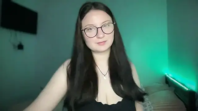 Snapshot of LocaAlis chatting on October 21, 11:25 am LocaAlis online show from October 21, 11:25 am