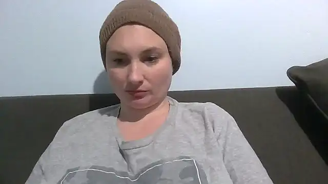 MilfyMrsRobinson online show from February 24, 10:30 pm